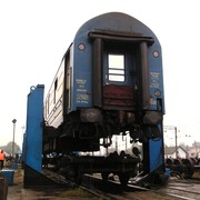 Changing train chassis in Uzhgorod
